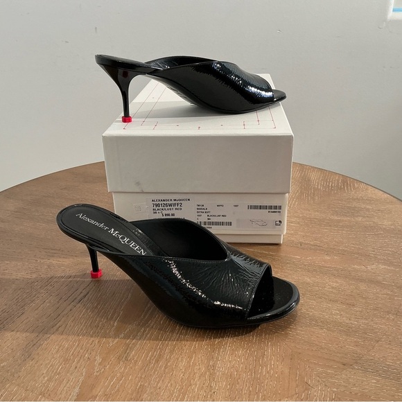 Alexander McQueen Black Mules Modern Design - Picture 6 of 6
